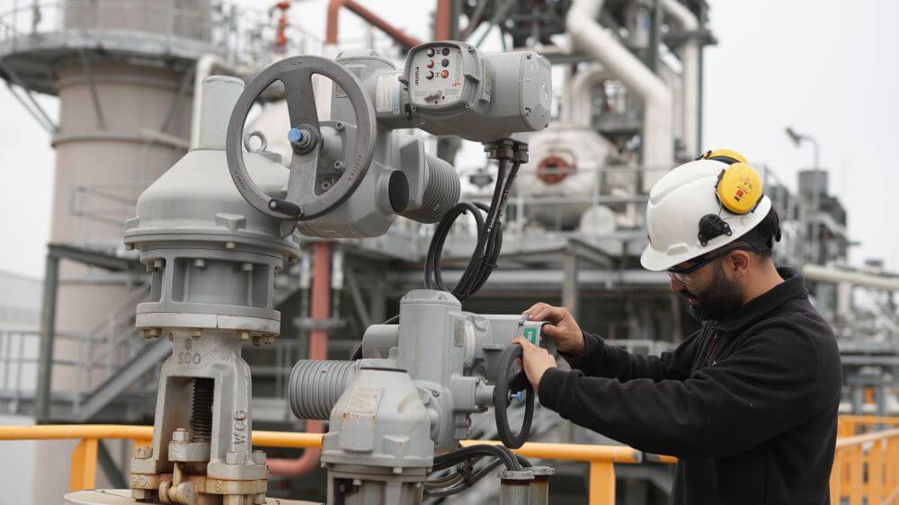 Trabajador en planta industrial